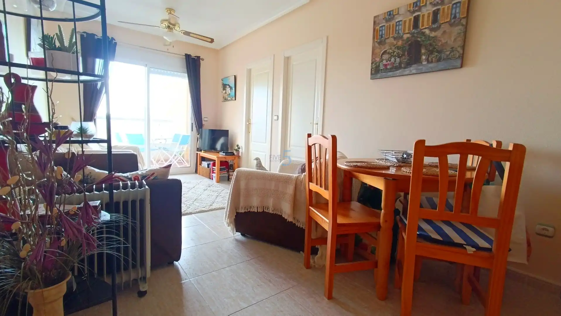 Sala de estar de Piso en venta en Almoradí con Piscina, Amueblado y Piscina comunitaria