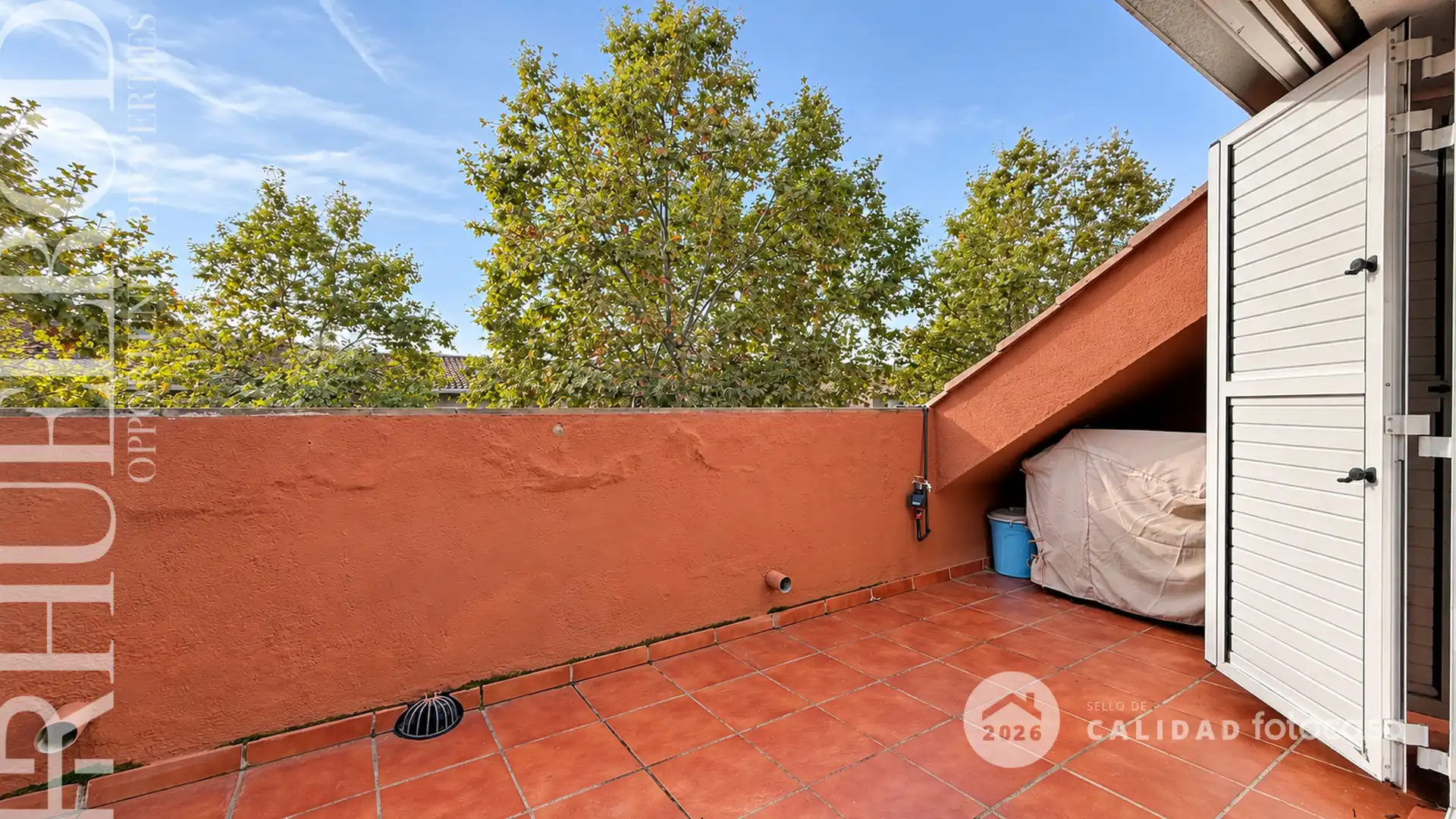 Terraza de Casa adosada en venta en Cerdanyola del Vallès con Aire acondicionado, Calefacción y Jardín privado