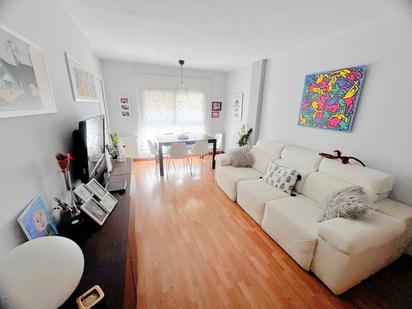 Living room of Flat for sale in El Prat de Llobregat  with Air Conditioner, Heating and Parquet flooring
