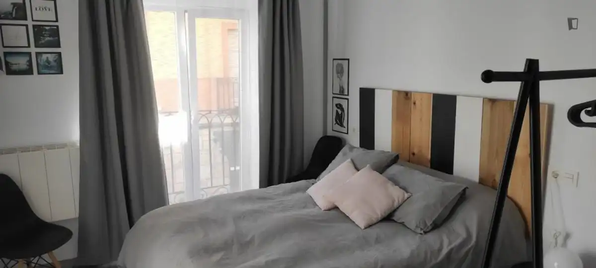 Study for rent in Casco Antiguo