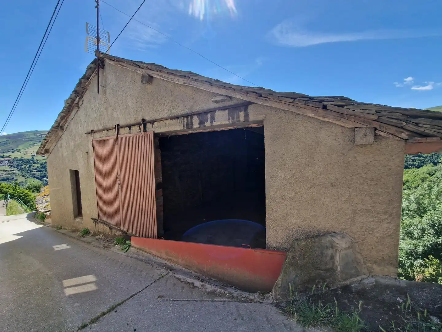 Vista exterior de Finca rústica en venta en Cangas del Narcea con Calefacción, Jardín privado y Terraza
