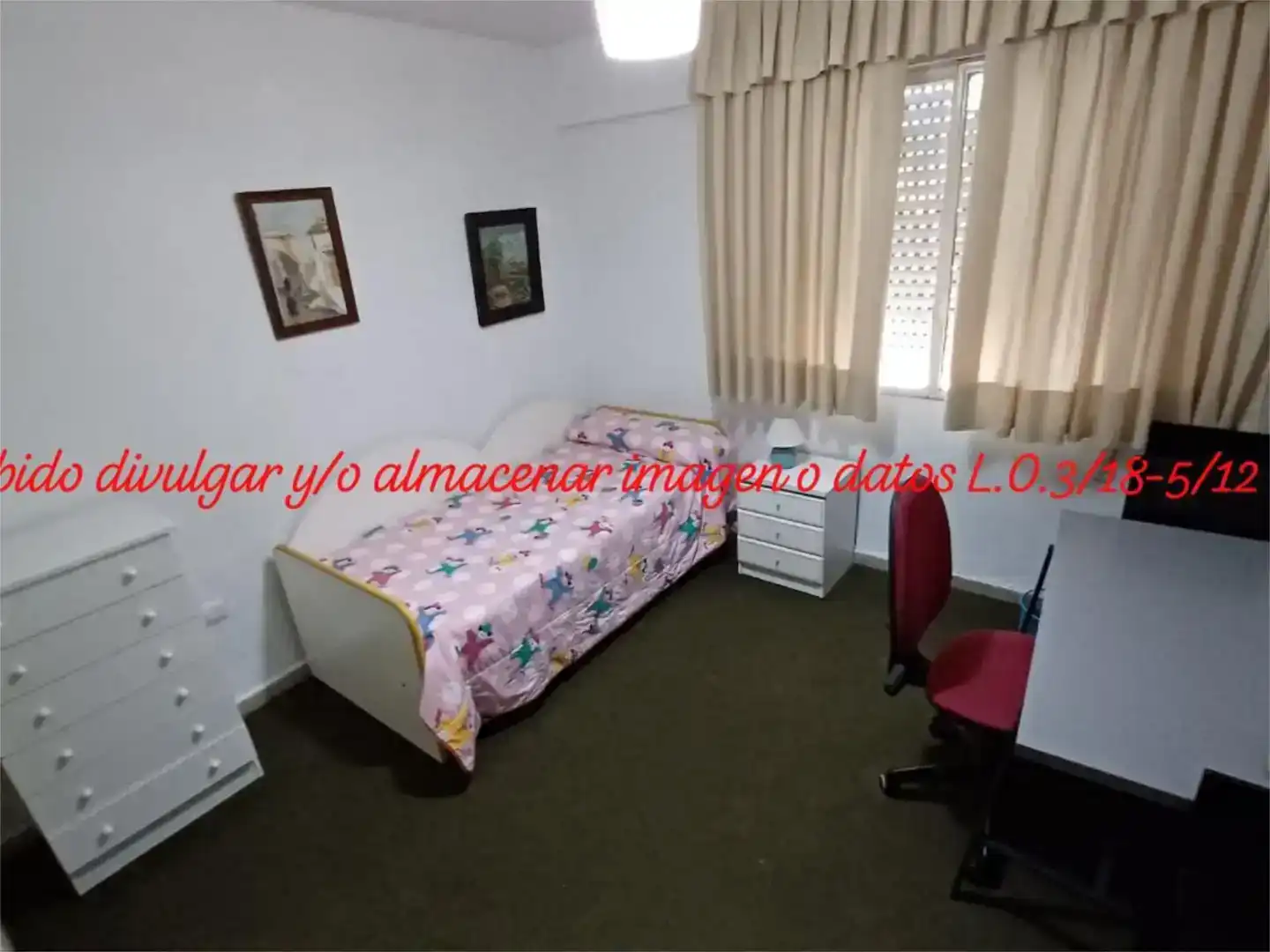 Dormitori de Apartament de lloguer en  Sevilla Capital amb Aire condicionat i Balcó