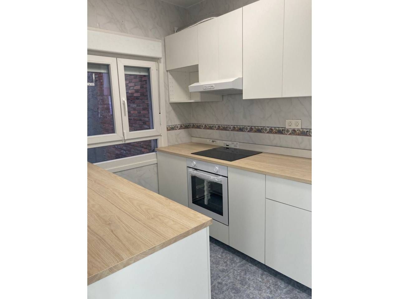 Cocina de Piso en venta en León Capital  con Calefacción y Trastero