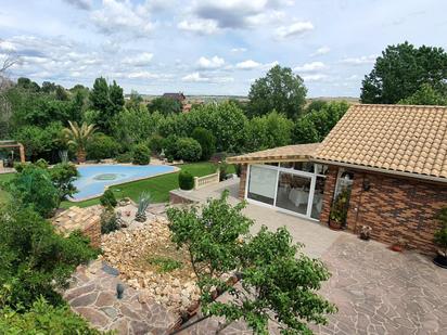 Jardí de Casa o xalet en venda en Villanueva del Pardillo amb Aire condicionat, Calefacció i Jardí privat