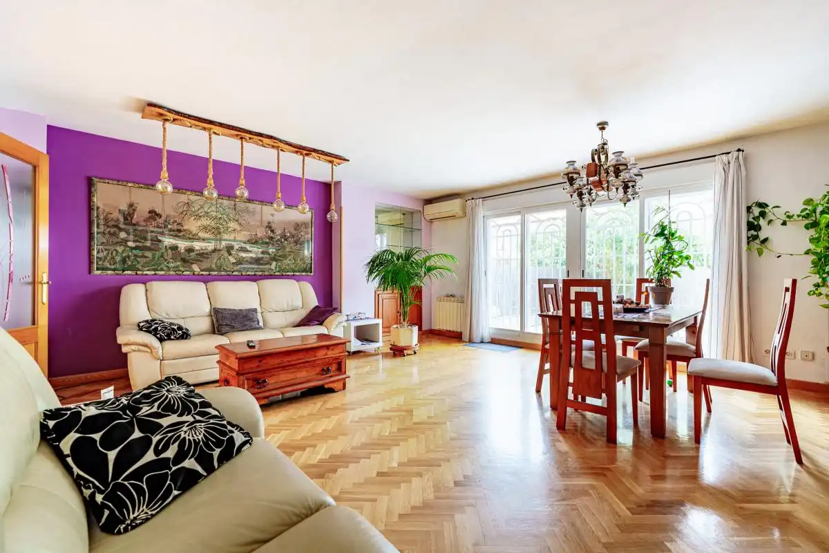 Sala d'estar de Casa adosada en venda en Getafe amb Aire condicionat, Calefacció i Jardí privat