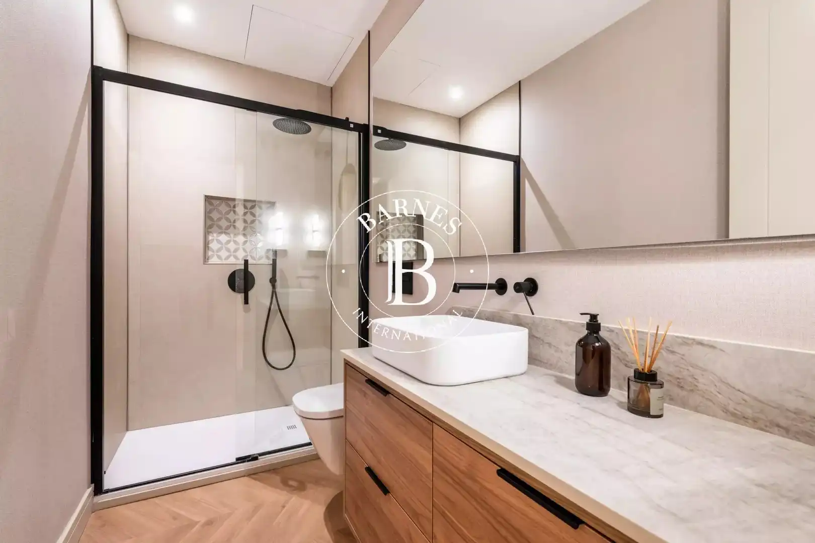 Baño de Piso en venta en Madrid con Aire acondicionado, Calefacción y Amueblado