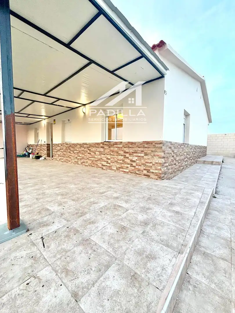 Casa adosada en venta en El Viso de San Juan con Calefacción