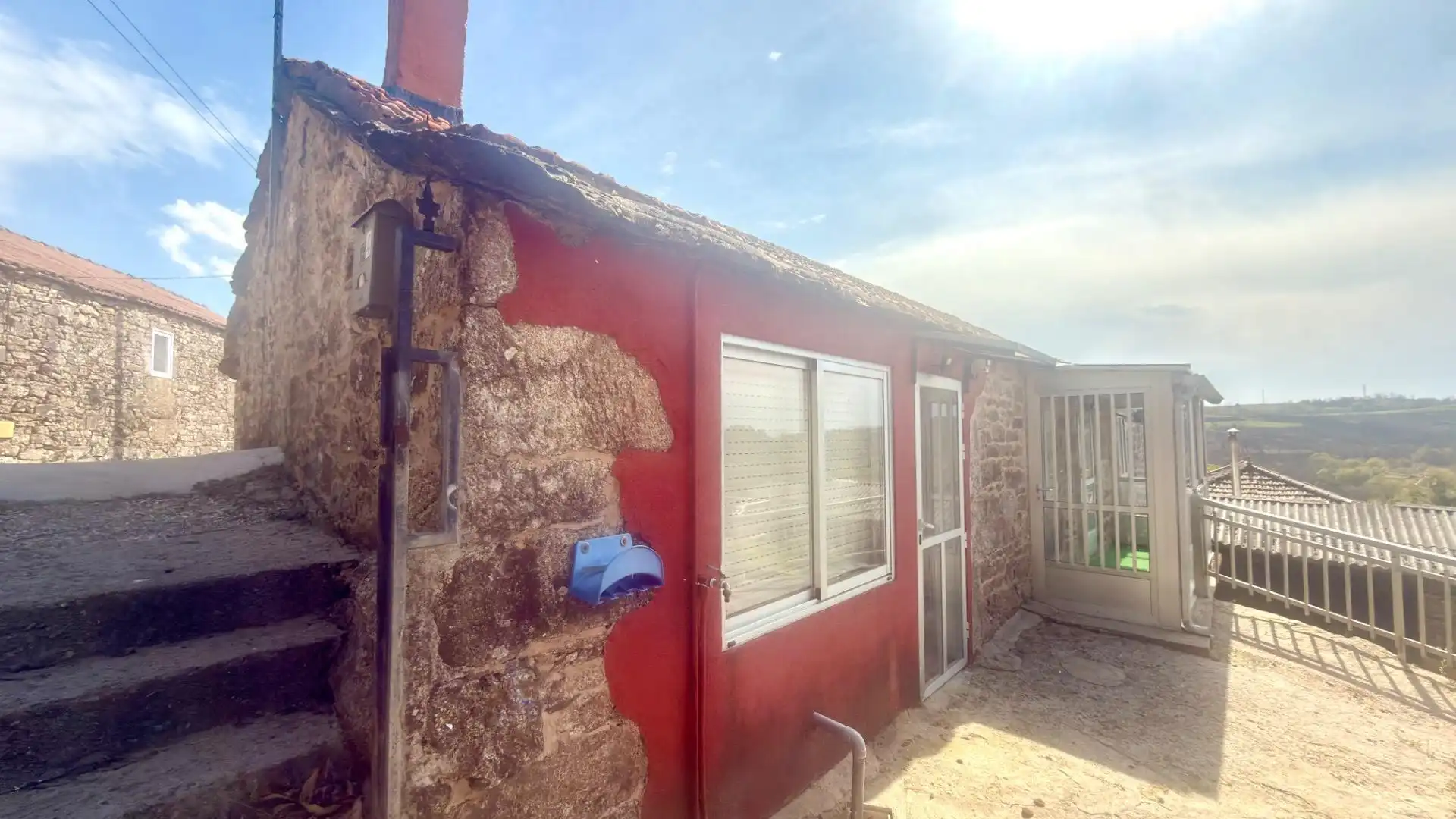 Vista exterior de Casa o xalet en venda en Dozón amb Calefacció, Terrassa i Traster