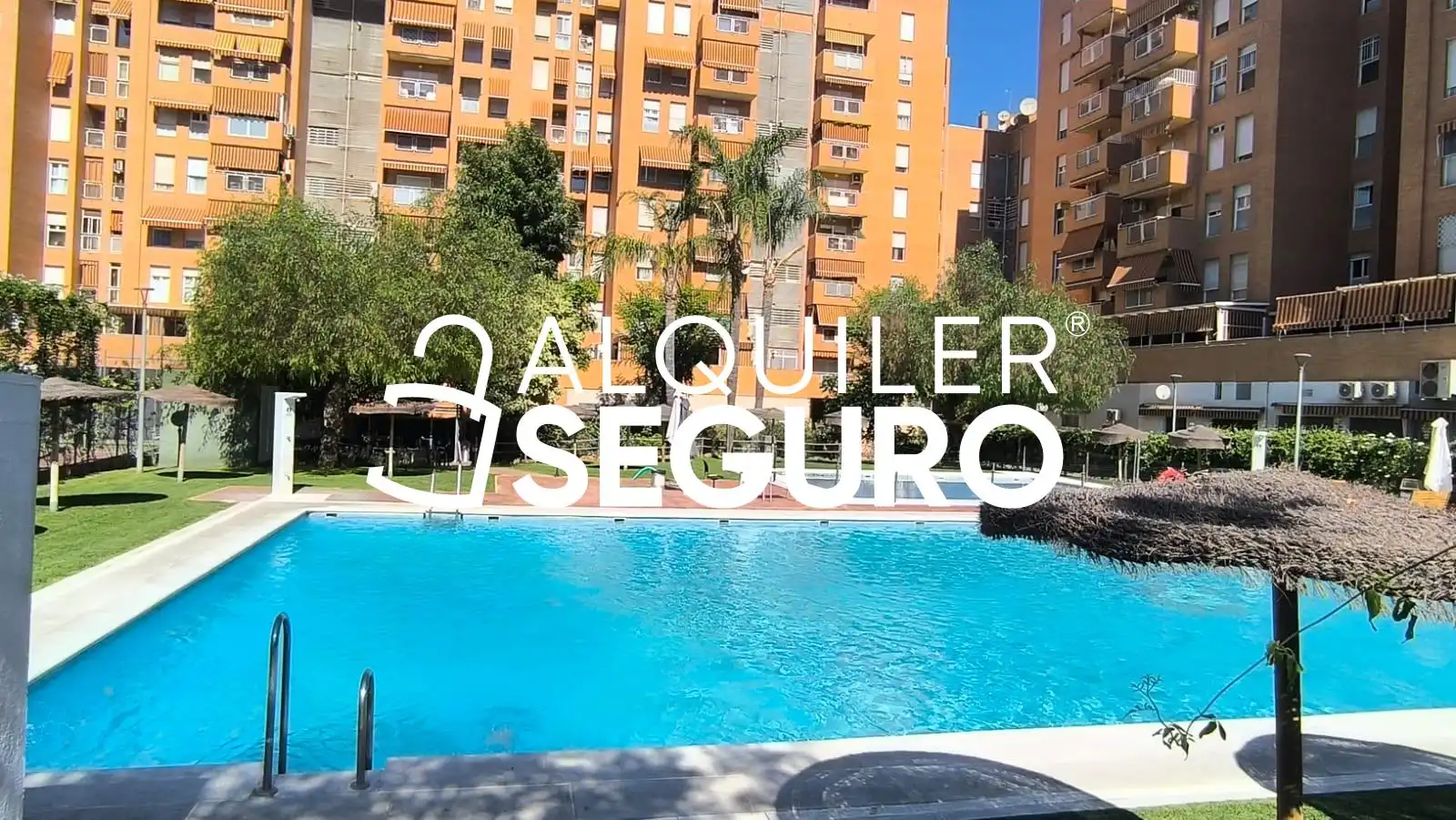 Piscina de Pis de lloguer en Sevilla amb Aire condicionat, Terrassa i Piscina