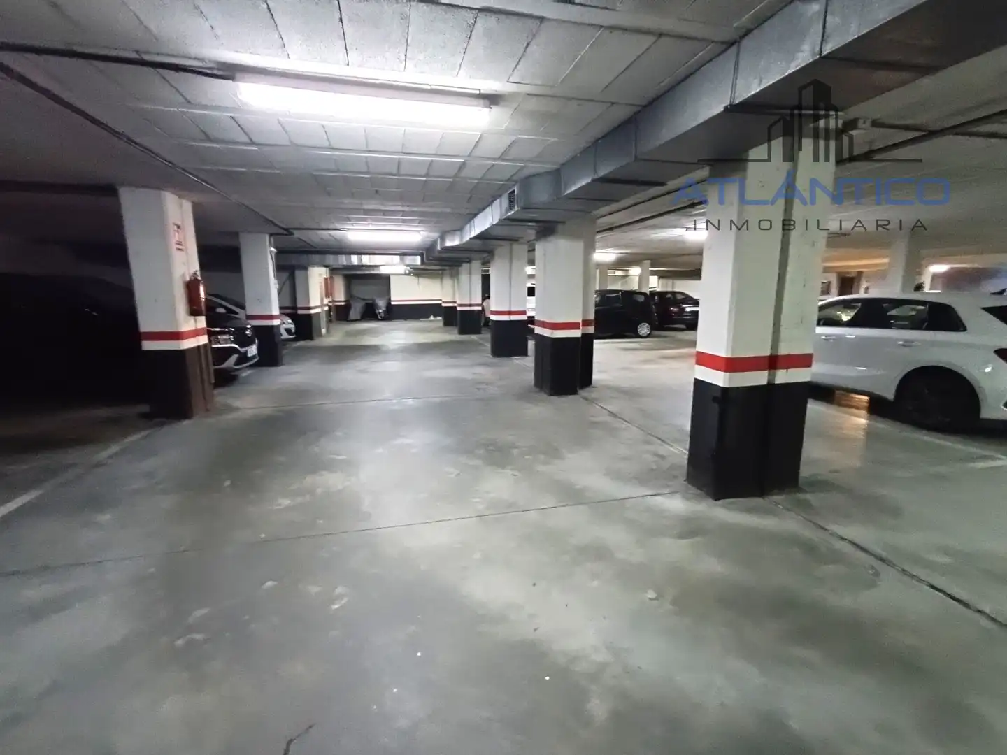 Parking de Apartamento en venta en A Coruña Capital  con Calefacción, Trastero y Amueblado