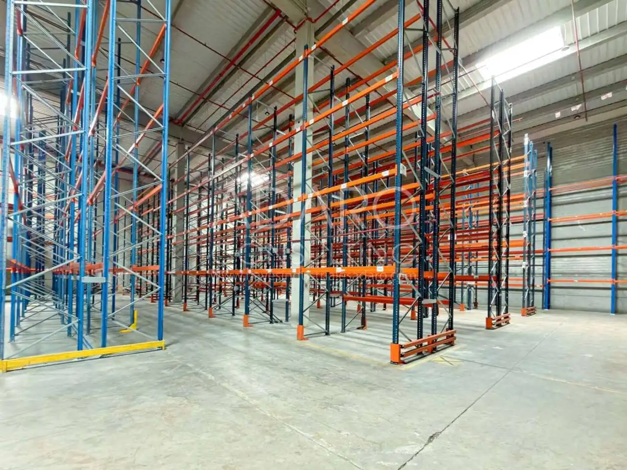 Nau industrial de lloguer a Calle Grabadores, imagen 4