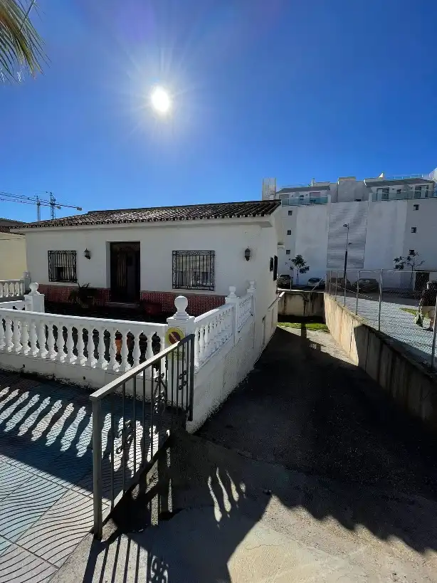 Vista exterior de Casa o xalet en venda en Torrox amb Aire condicionat, Calefacció i Terrassa