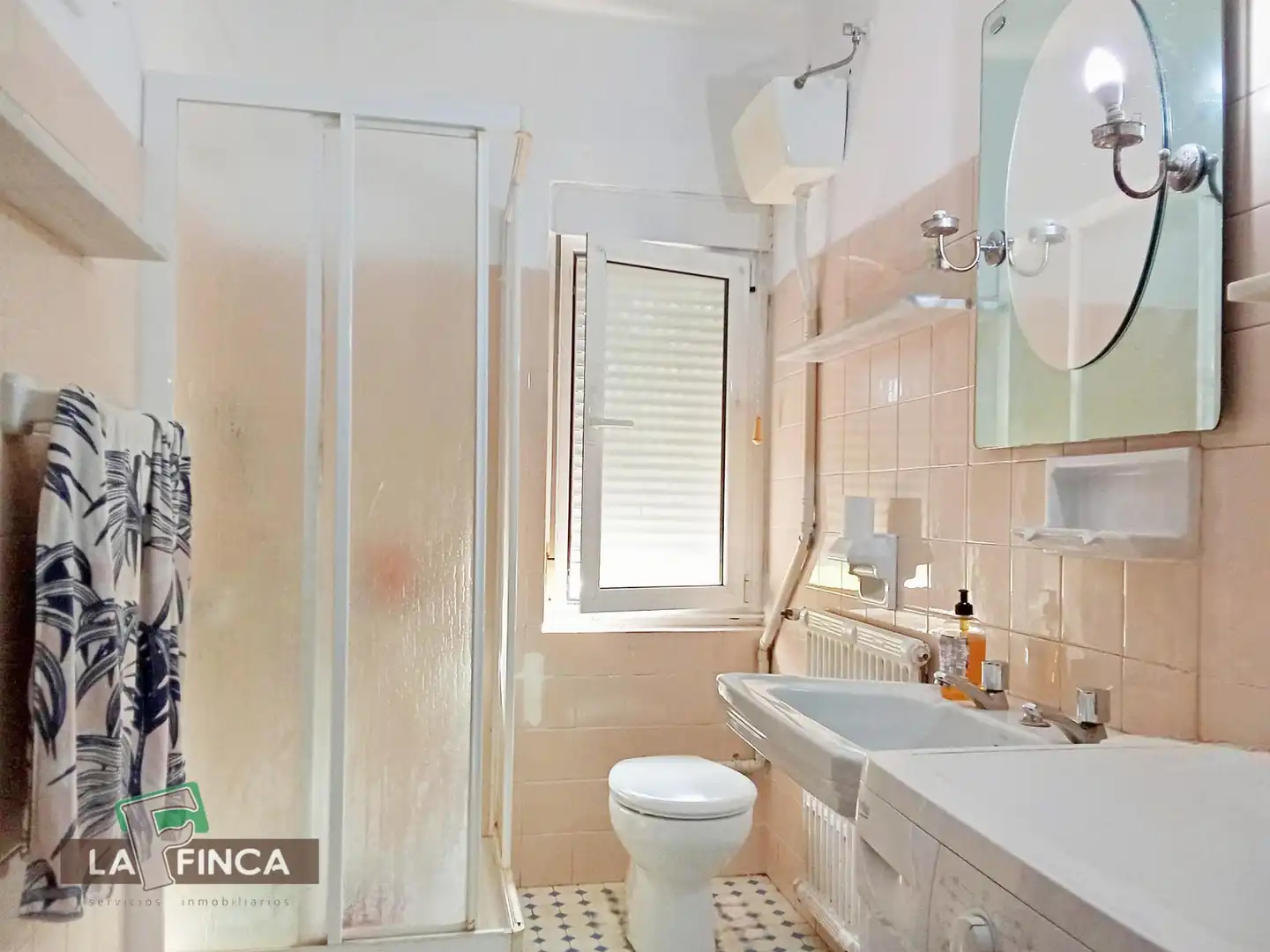 Baño de Casa o chalet en venta en Siero con Calefacción, Parquet y Terraza