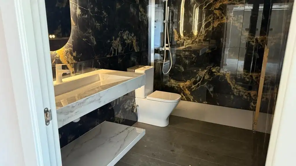 Bathroom of Attic for sale in Deltebre  with Air Conditioner, Terrace and Storage room