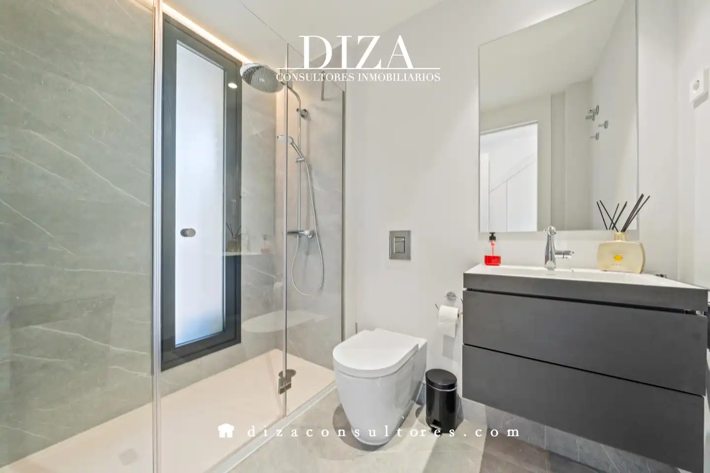 Bathroom of Houses for sale in Las Rozas de Madrid  with Air Conditioner, Heating and Private garden