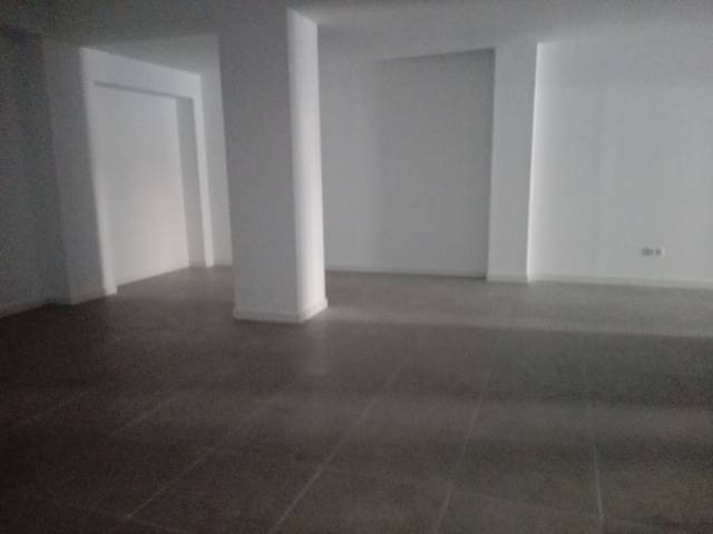 Local comercial en Alquiler en Calle Estambrera en Cascajos - Piqueras