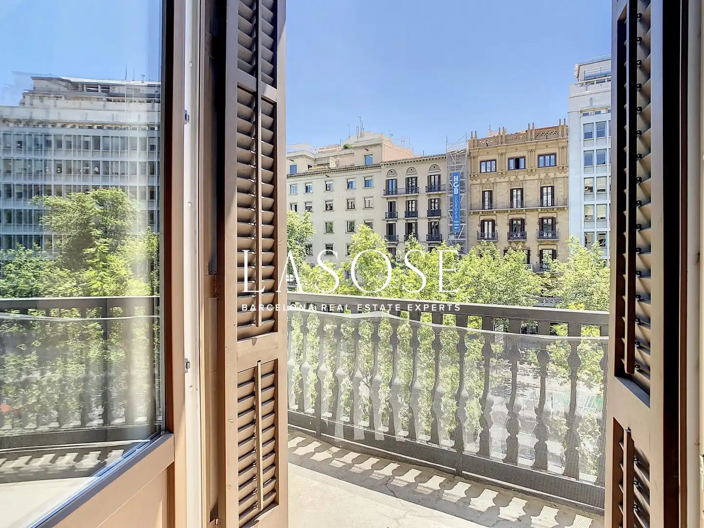 Vista exterior de Apartament de lloguer en Barcelona amb Aire condicionat, Parquet i Balcó