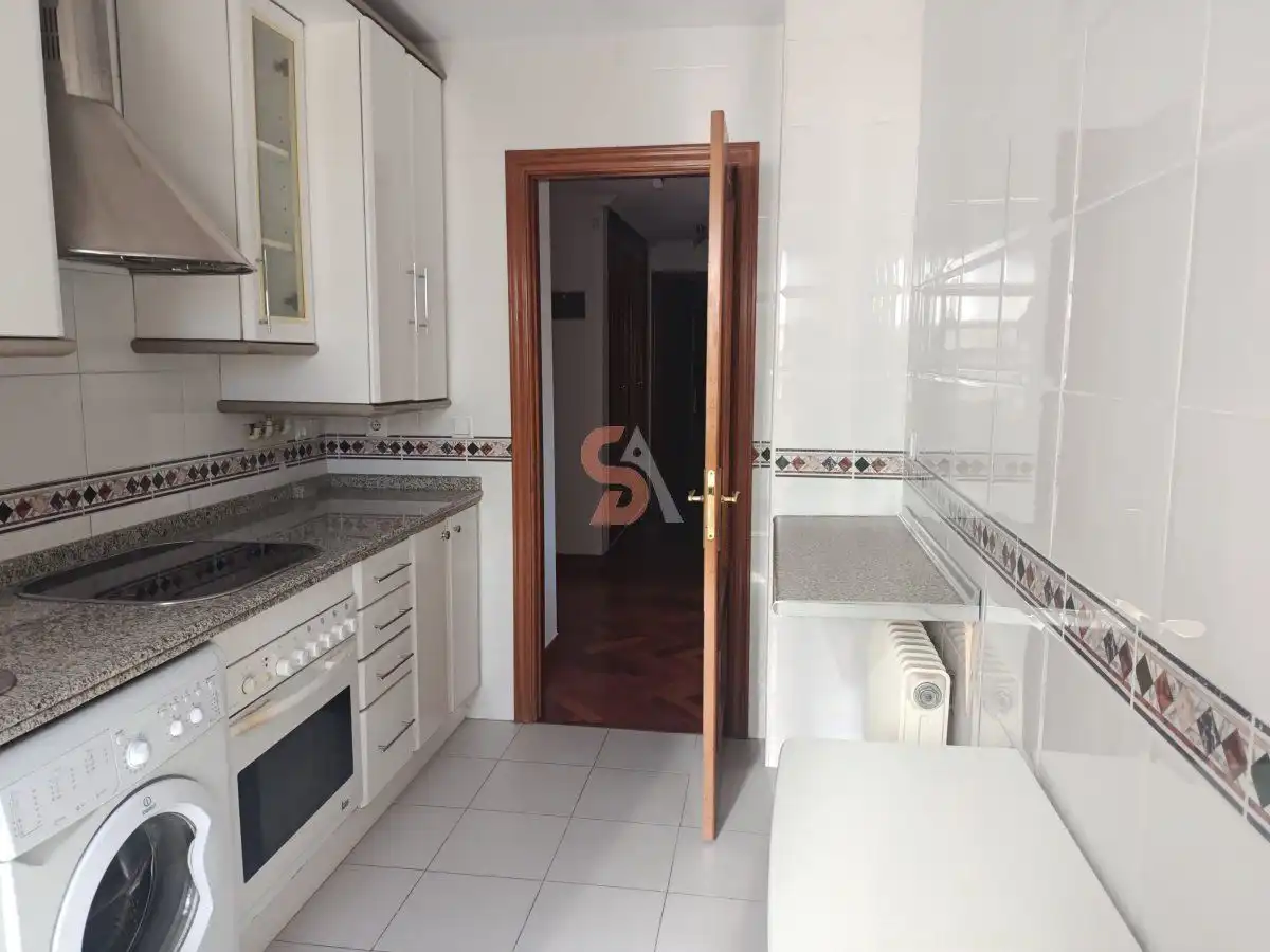 Kitchen of Flat for rent in Valladolid  with Heating, Terrace and Storage room