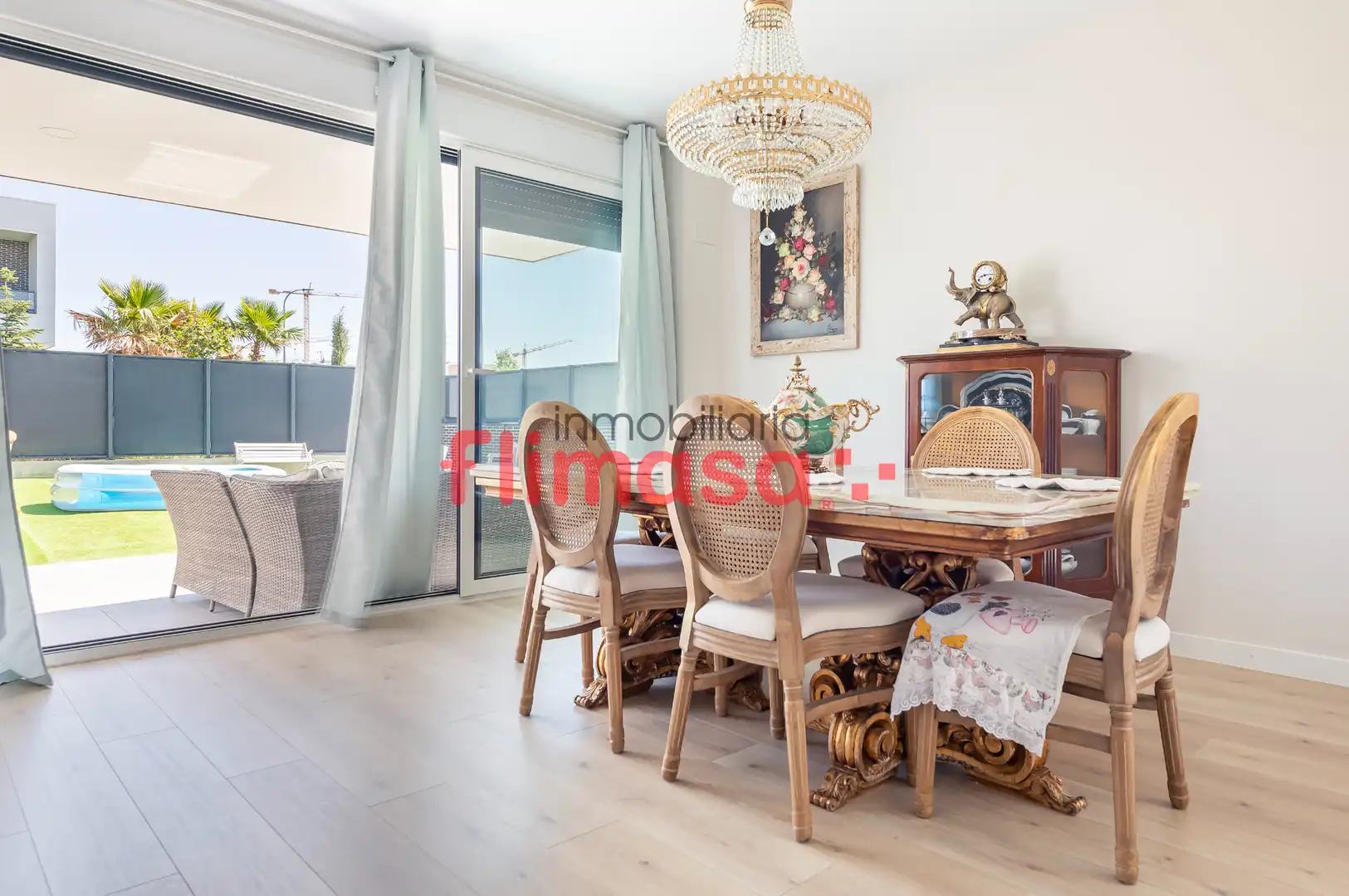 Comedor de Casa adosada en venta en Villaviciosa de Odón con Aire acondicionado, Calefacción y Jardín privado