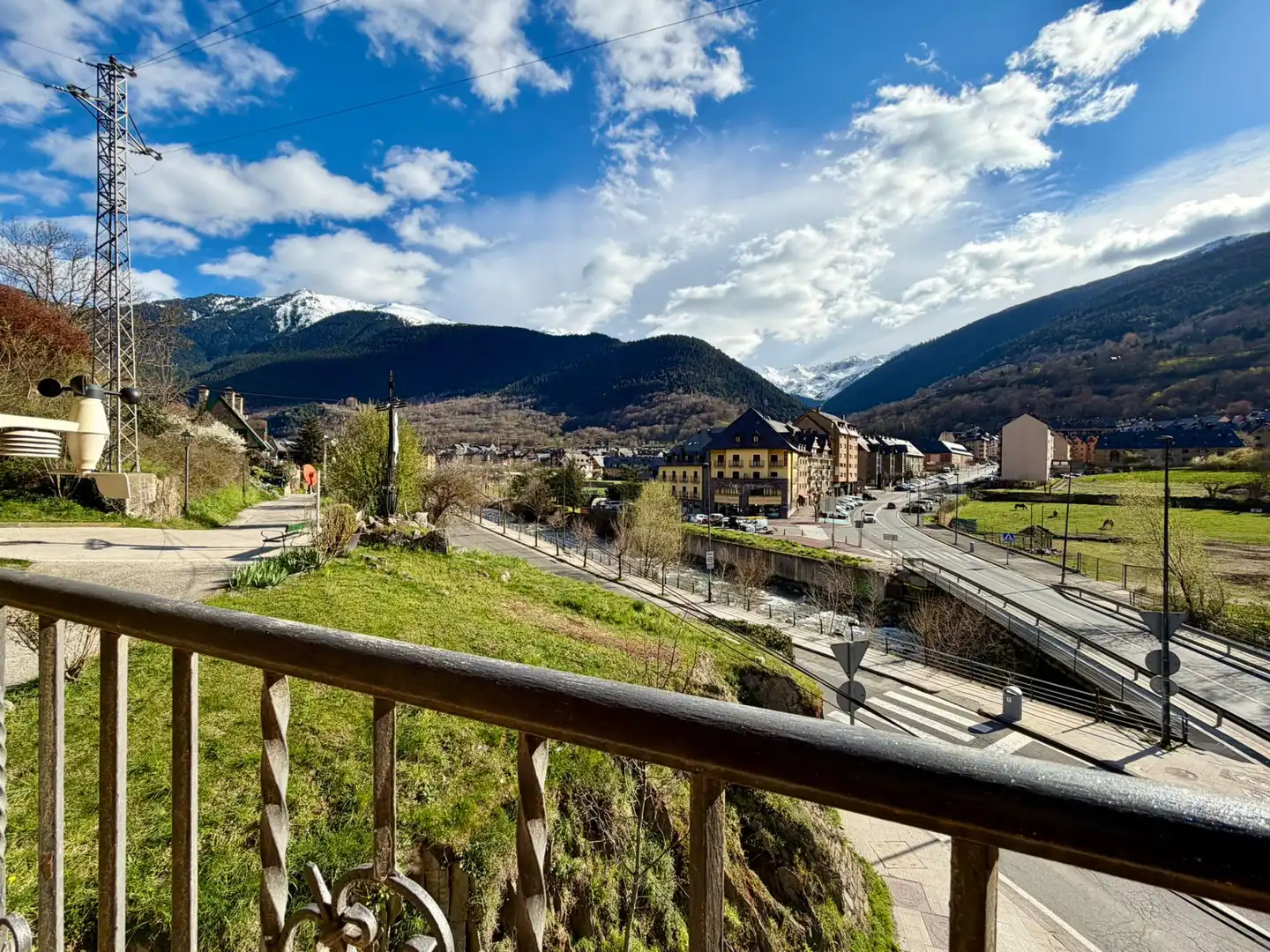 Vista exterior de Dúplex en venda en Vielha e Mijaran amb Calefacció, Moblat i Balcó