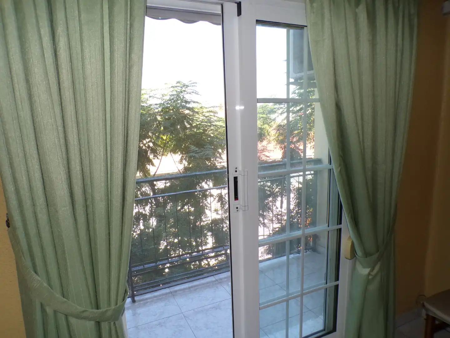 Flat with terrace for sale in Ayuntamiento - El Salvador