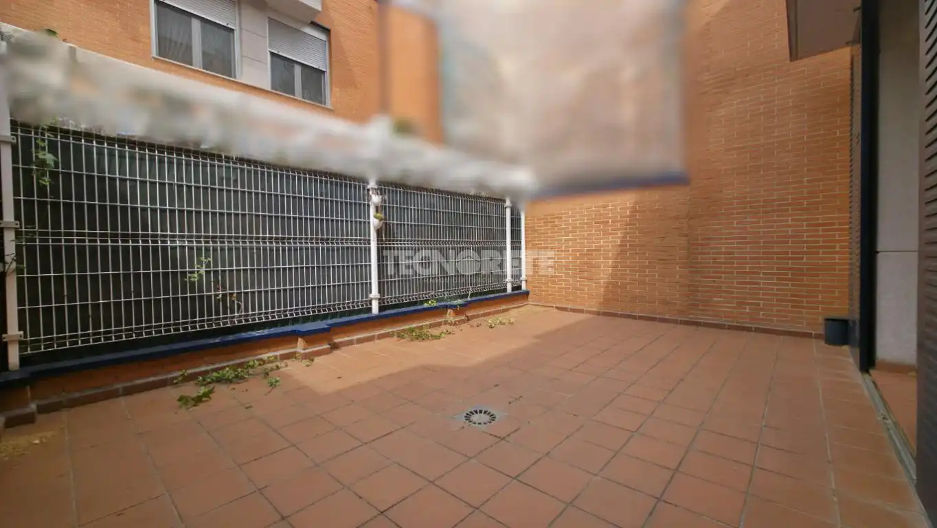 Vista exterior de Casa adosada en venta en Guadalajara con Jardín privado, Parquet y Terraza