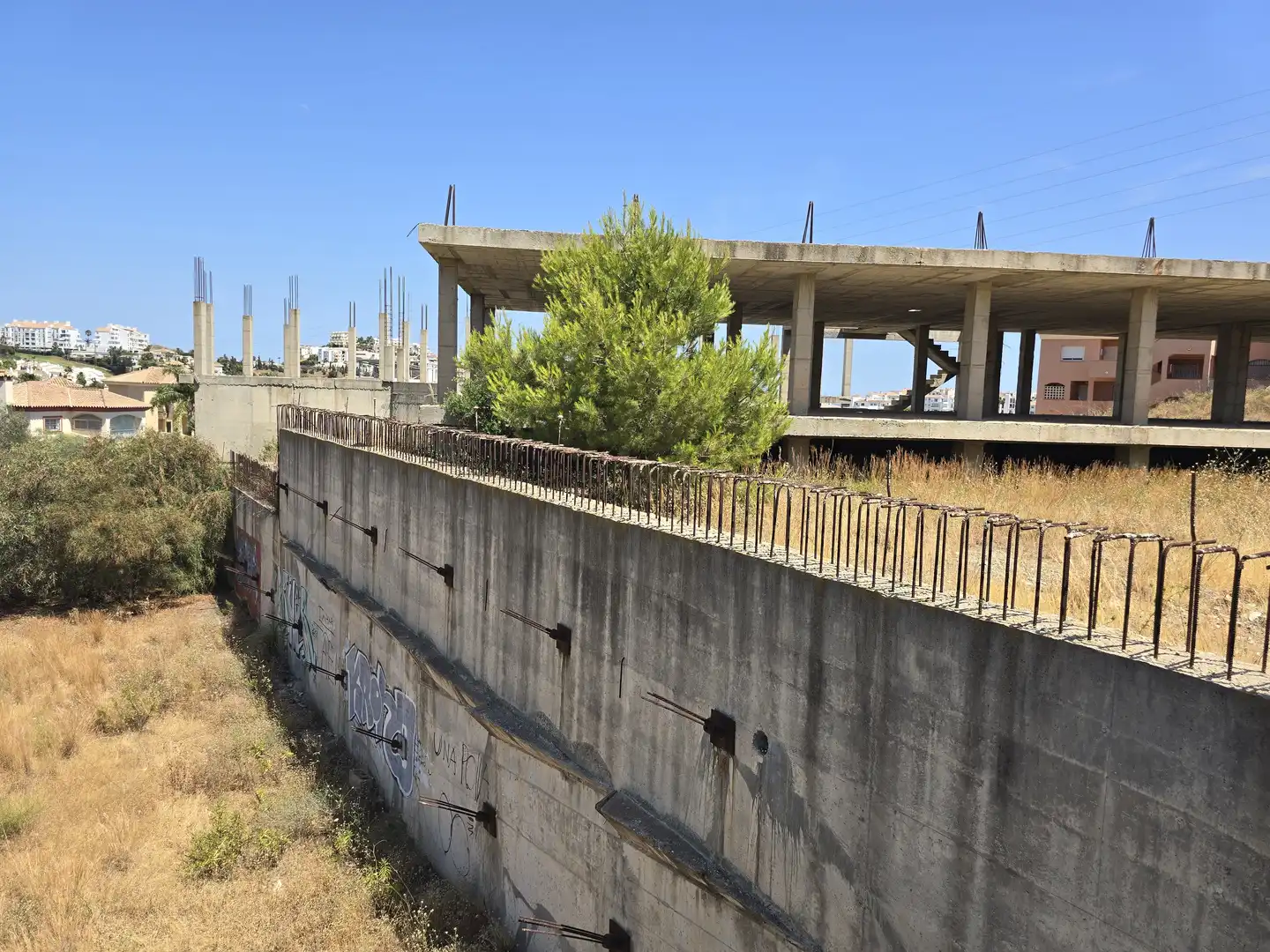 Vista exterior de Edifici en venda en Mijas amb Piscina comunitària