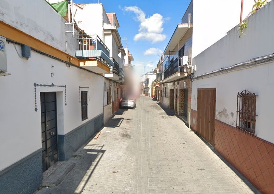 Exterior view of Planta baja for sale in  Sevilla Capital