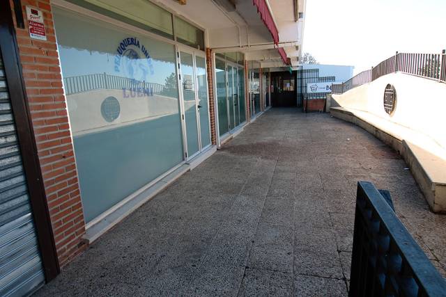 Local comercial en Venta en Calle Olmo en Uceda