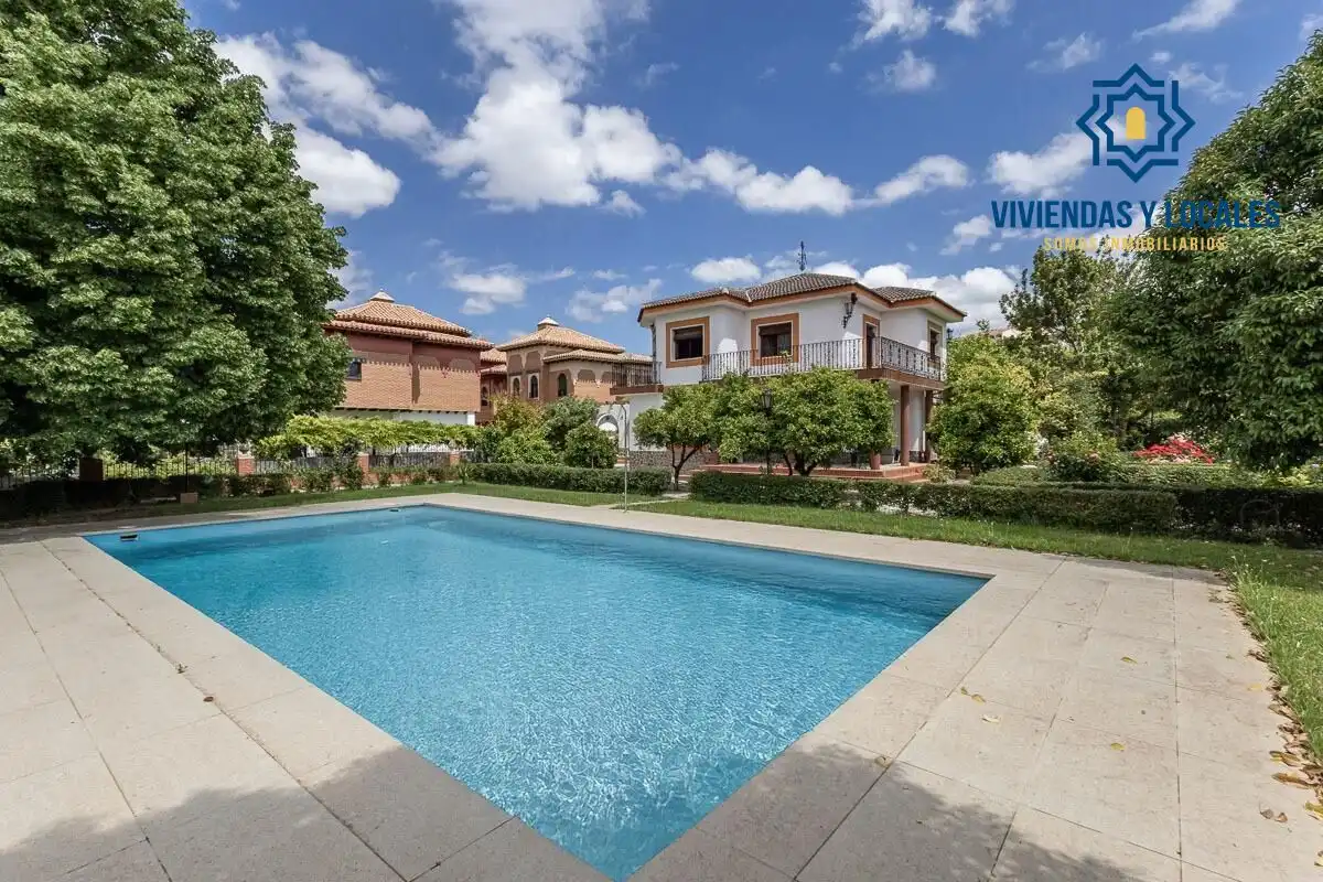 Villa con piscina in vendita a Huétor Vega, imagen 2