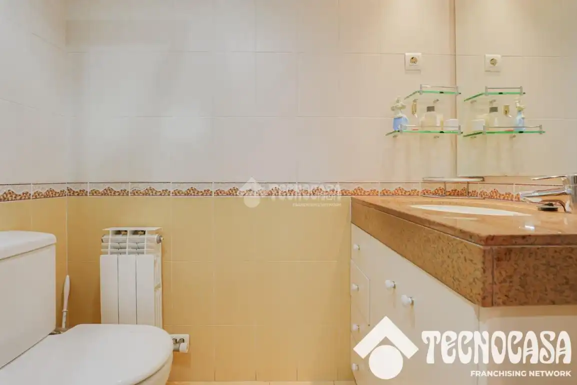 Bany de Pis en venda en Barcelona amb Aire condicionat, Calefacció i Balcó