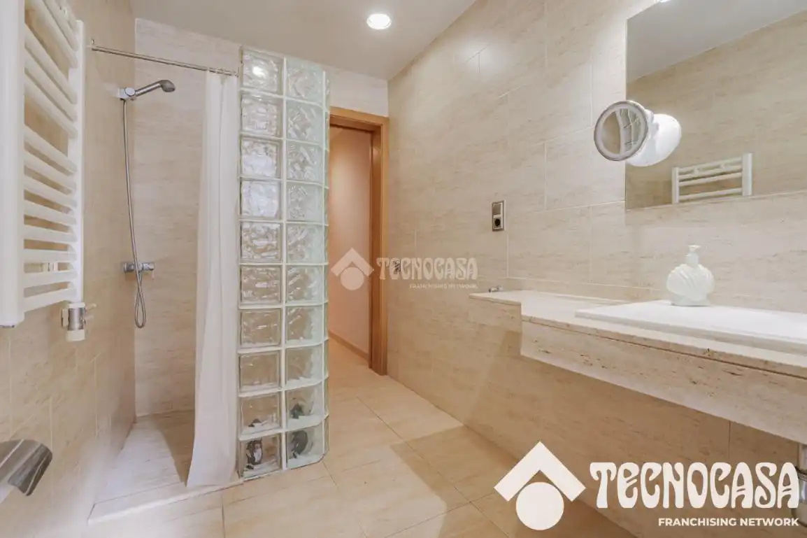 Semi-detached house for sale in Sant Muç, imagen 15
