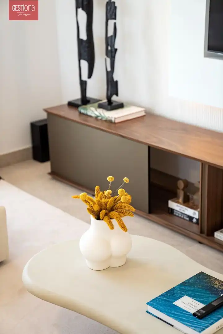 Wohnzimmer von Dachboden zum Verkauf in Benahavís mit Klimaanlage, Heizung und Privatgarten