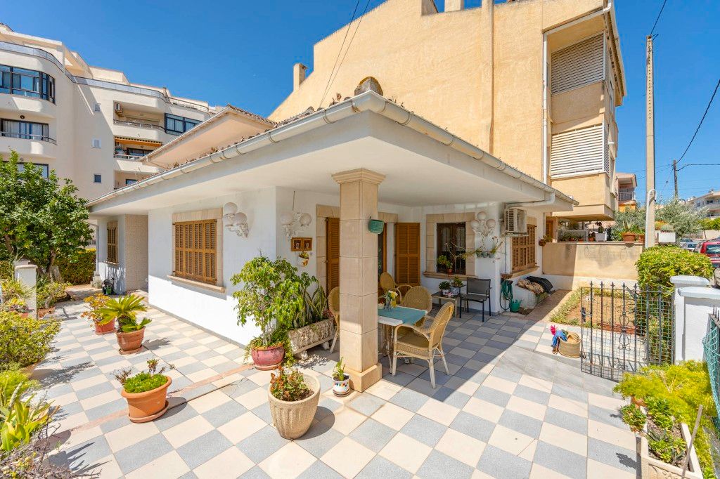Exterior view of House or chalet for sale in Alcúdia  with Air Conditioner, Private garden and Terrace
