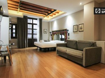 Appartamento con balcone in affitto a Ciutat Vella