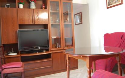 Living room of Flat for sale in  Barcelona Capital  with Furnished