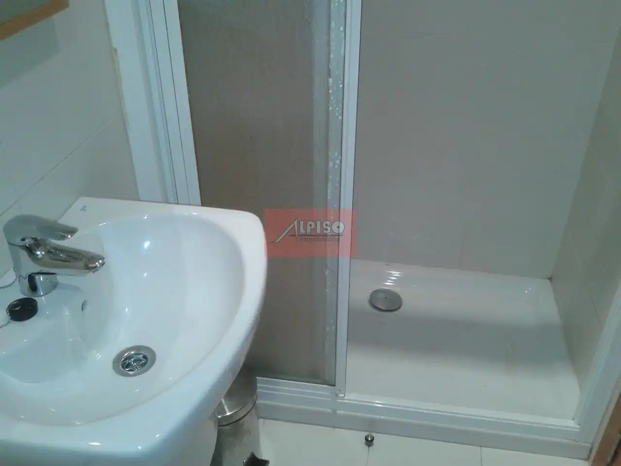 Badezimmer von Wohnungen zur Miete in Ourense Capital  mit Heizung, Parkett und Möbliert