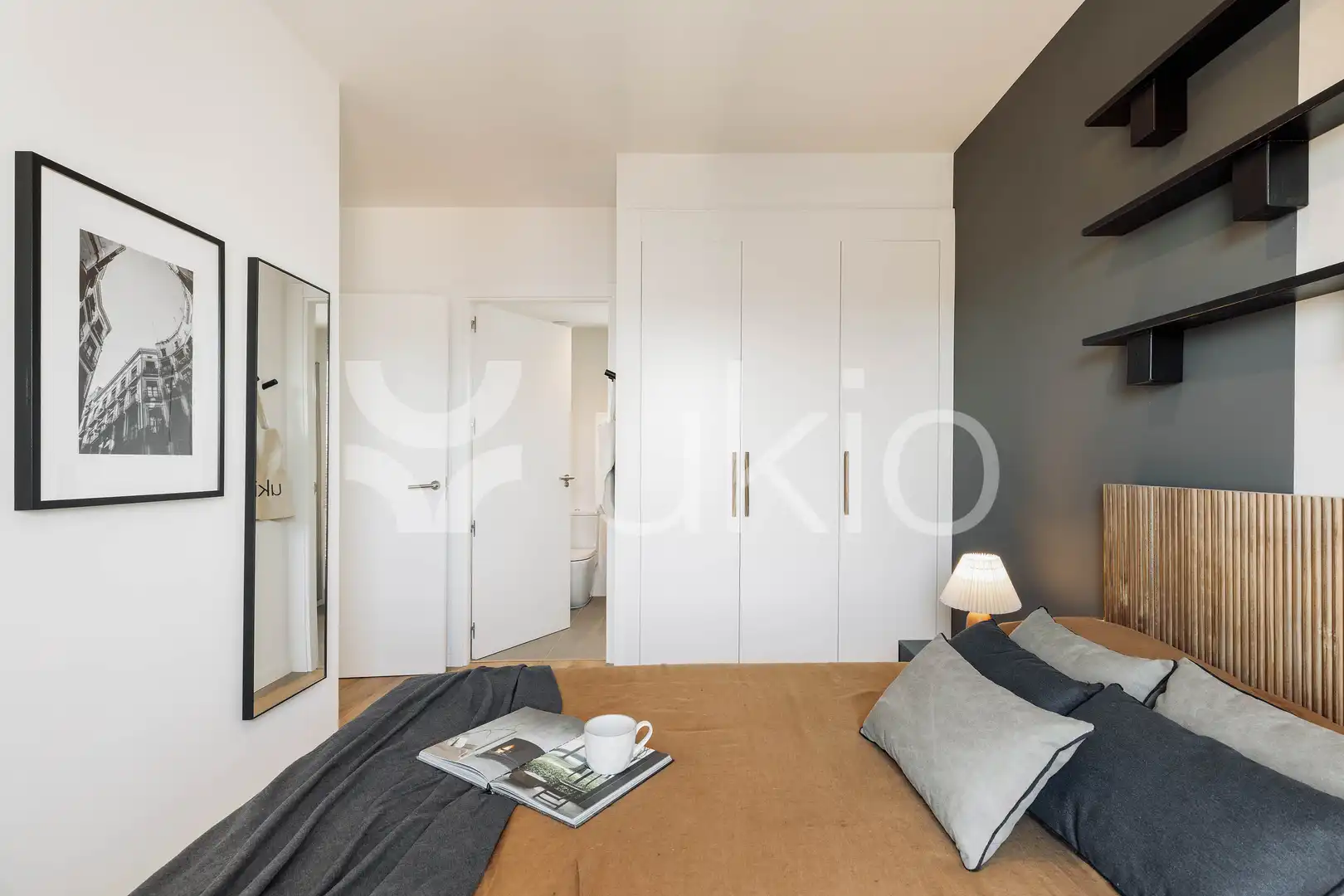Habitación de Apartamento de alquiler en Barcelona con Aire acondicionado, Calefacción y Amueblado