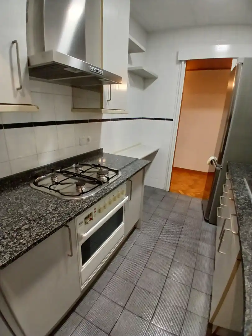 Küche von Wohnung zum Verkauf in Barcelona mit Klimaanlage, Heizung und Parkett