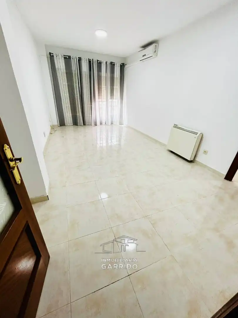 Living room of Flat for sale in Úbeda  with Air Conditioner, Heating and Terrace