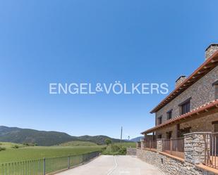 Vista exterior de Casa adosada en venda en Montellà i Martinet amb Calefacció, Parquet i Terrassa