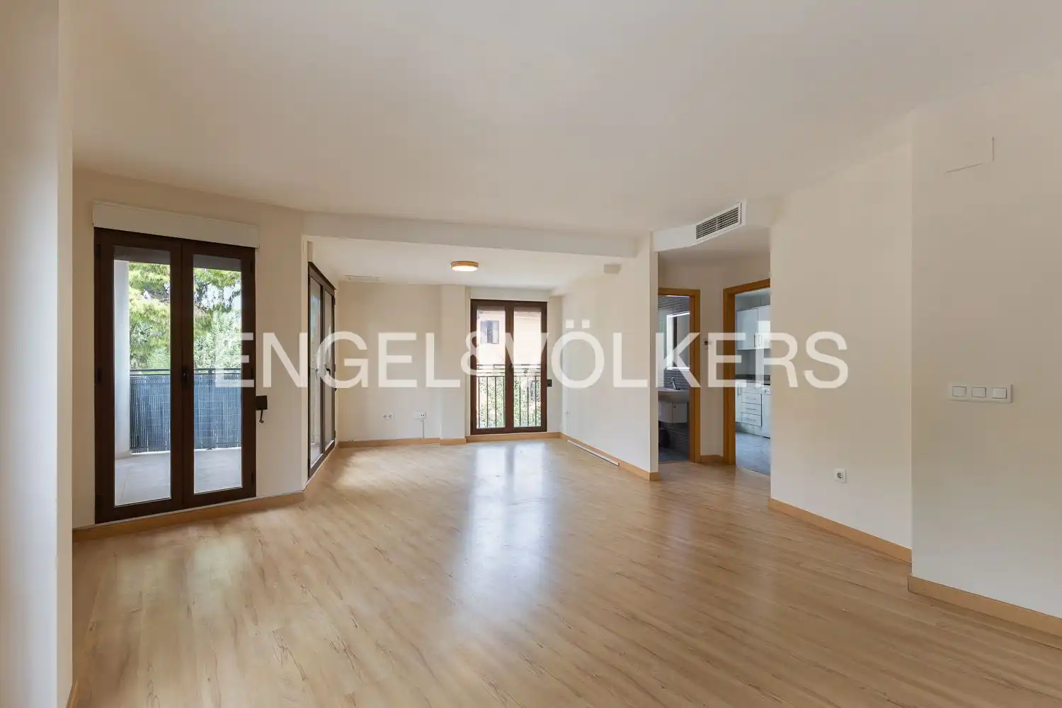 Living room of Detached homes for rent in Rocafort  with Air Conditioner, Heating and Parquet flooring