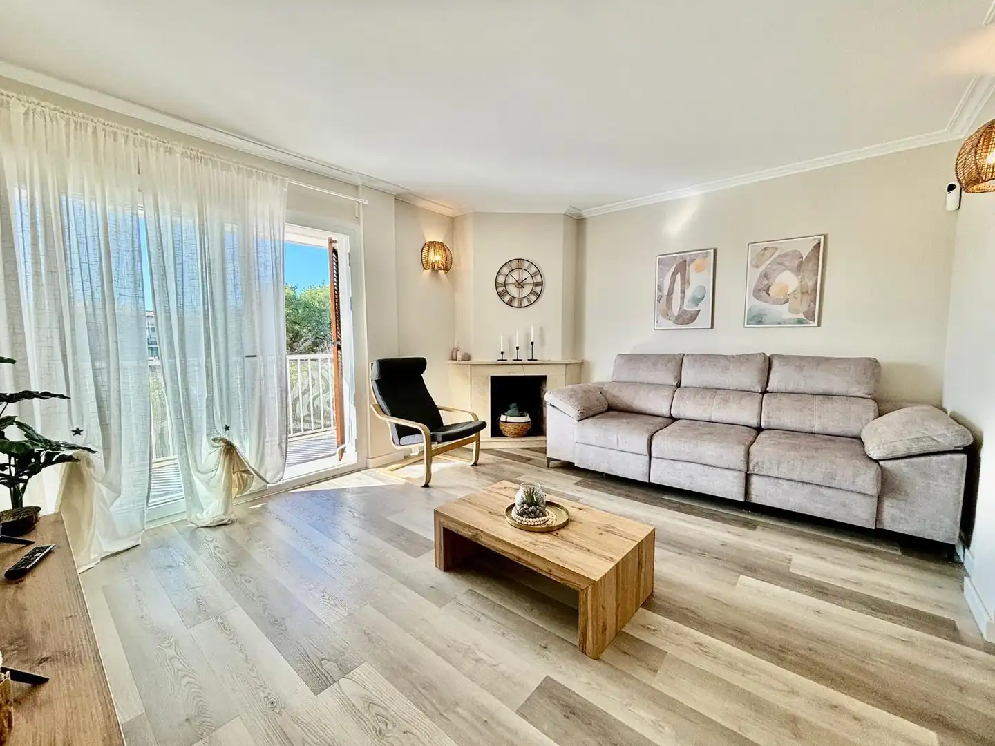 Sala de estar de Ático en venta en Alcúdia con Aire acondicionado, Parquet y Terraza