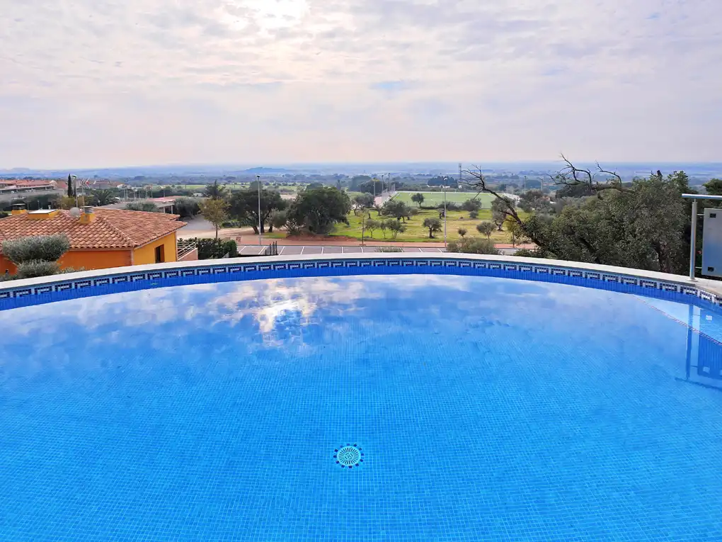Haus mit Pool zum Verkauf in Palau-saverdera