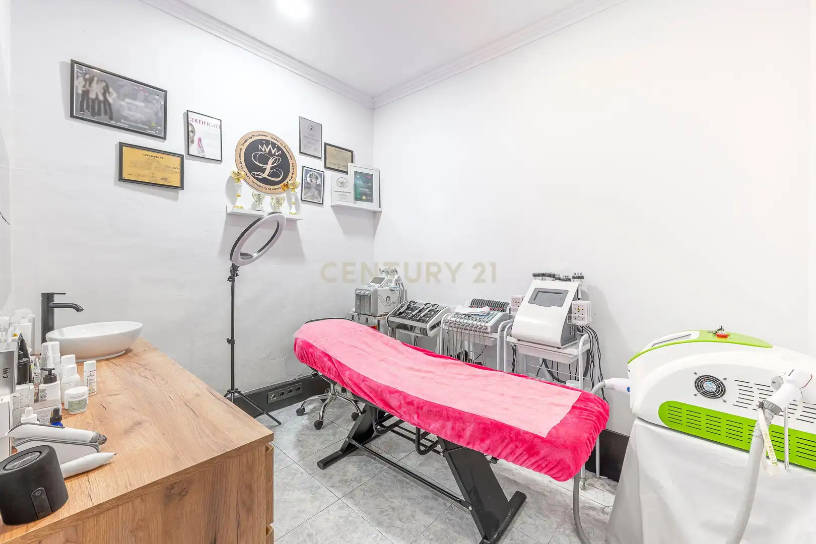 Local en traspaso en Calle Jacinto Benavente, 21, 29601 Marbella, Spain, Ricardo Soriano