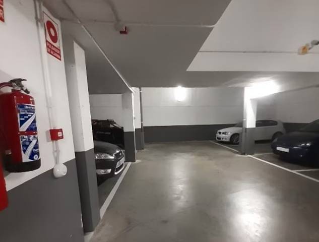 Garaje en Venta en Calle Rosalía de Castro, 1 en San Agustín del Guadalix pueblo