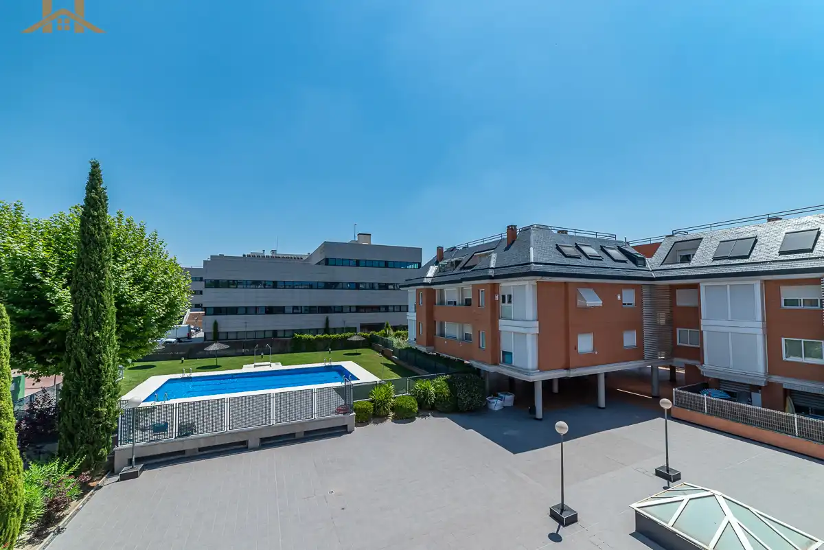 Piscina de Piso en venta en Las Rozas de Madrid