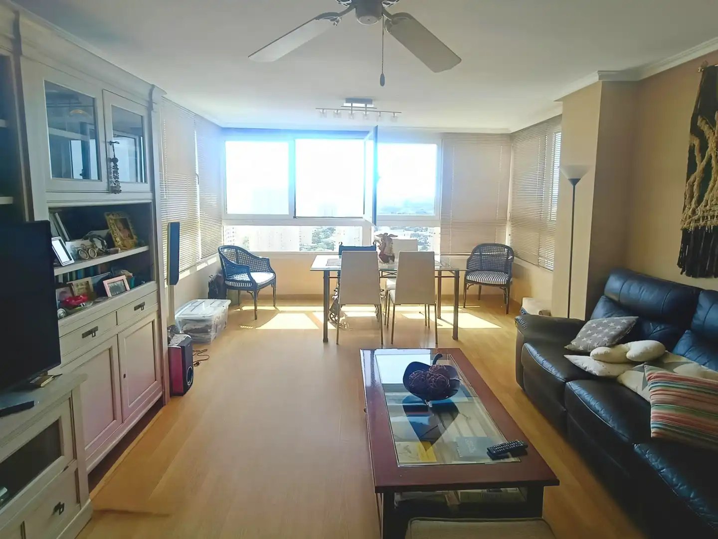 Wohnzimmer von Wohnungen zum Verkauf in El Campello mit Heizung, Parkett und Terrasse