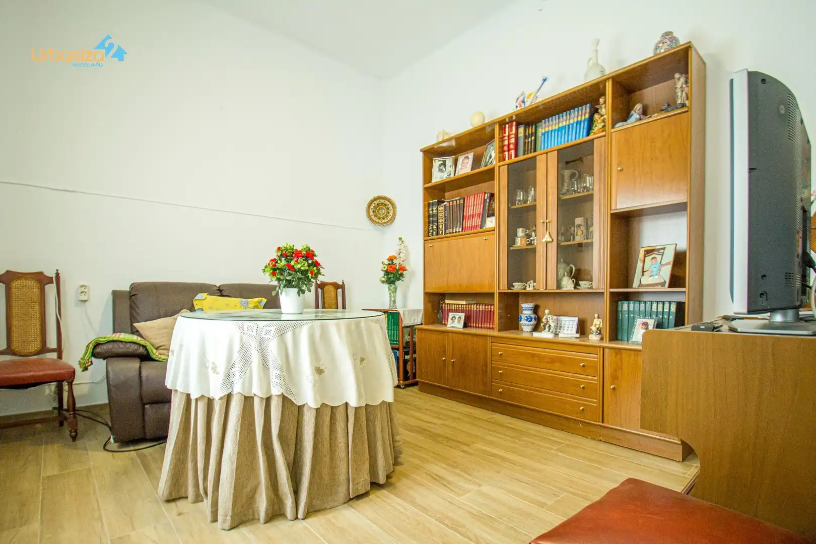 Sala de estar de Casa adosada en venta en Badajoz con Aire acondicionado, Jardín privado y Terraza