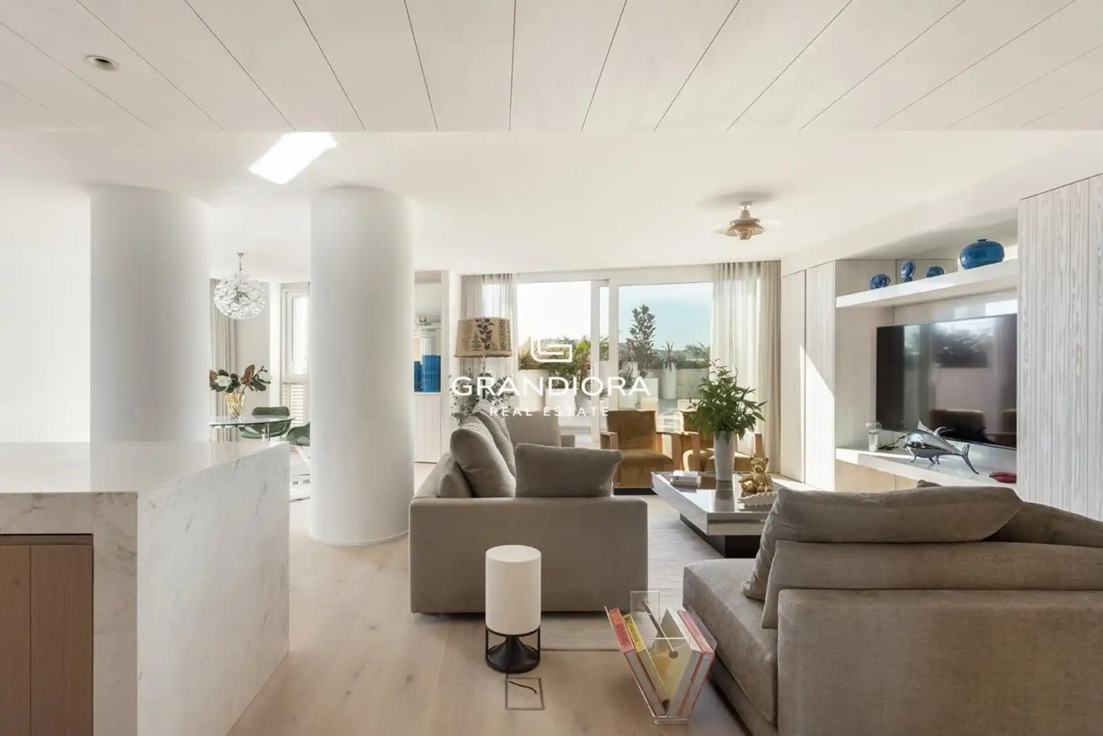 Sala de estar de Ático en venta en Barcelona con Terraza, Amueblado y Alarma